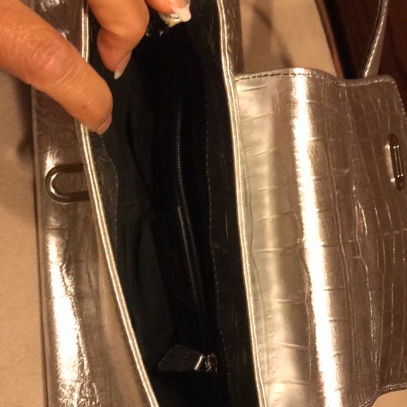 Purse - Picture 1 of 2